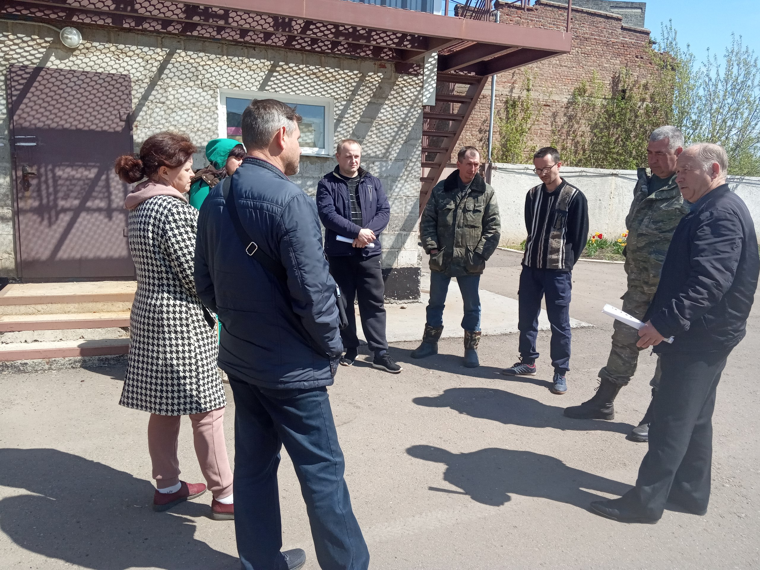Глава Ольховатской поселковой администрации Дубровкин С.Г. провел сход граждан и встречу.