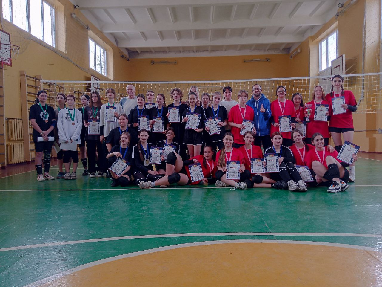 Спортсмены из Енакиево приняли участие в III Зональном этапе Спартакиады школьников ДНР среди команд школьных спортивных клубов на Кубок Главы ДНР.