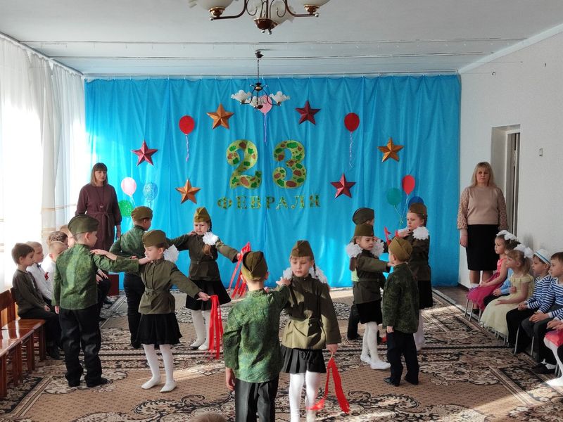 Комплекс воспитательных мероприятий, посвящённых Дню защитника Отечества, в образовательных учреждениях города Енакиево.
