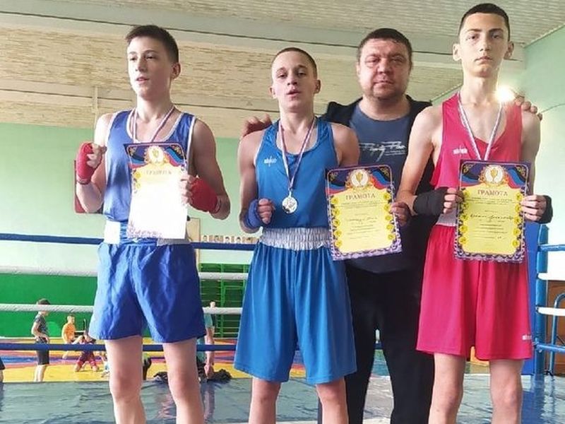 Проведено личное первенство города Енакиево по боксу.
