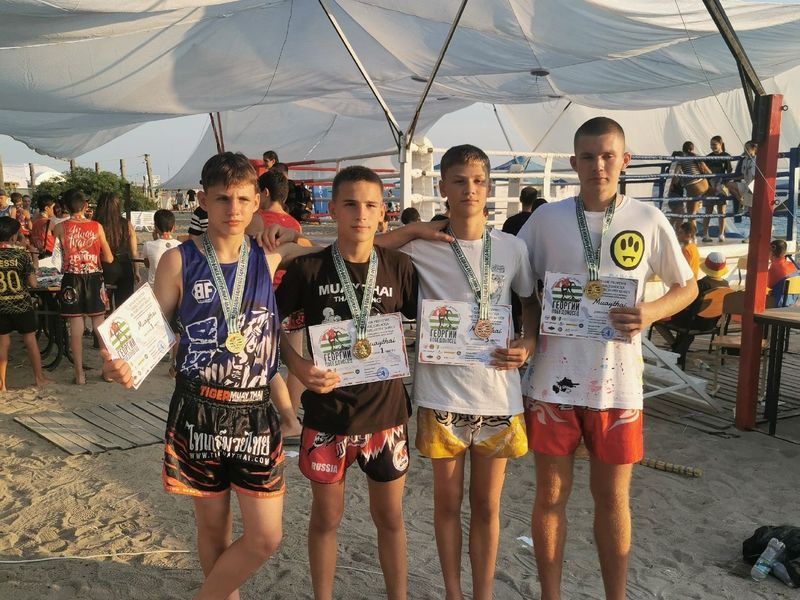 Спортсмены из клуба «Ринг» приняли участие в Международном турнире по тайскому боксу «Кубок Георгия Победоносца».
