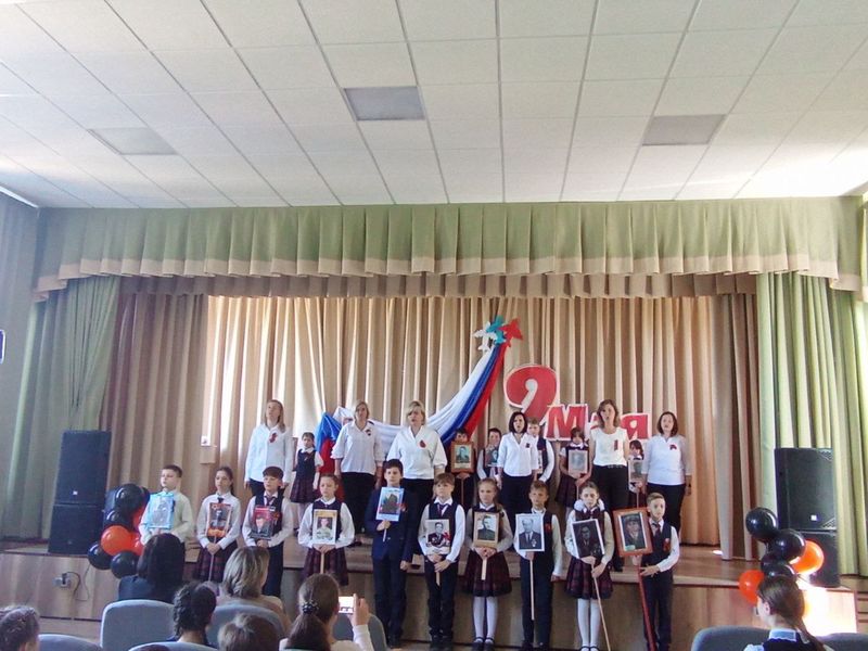 Праздничный концерт в МБОУ «Школа № 15 им. М.С. Батраковой г. Енакиево».