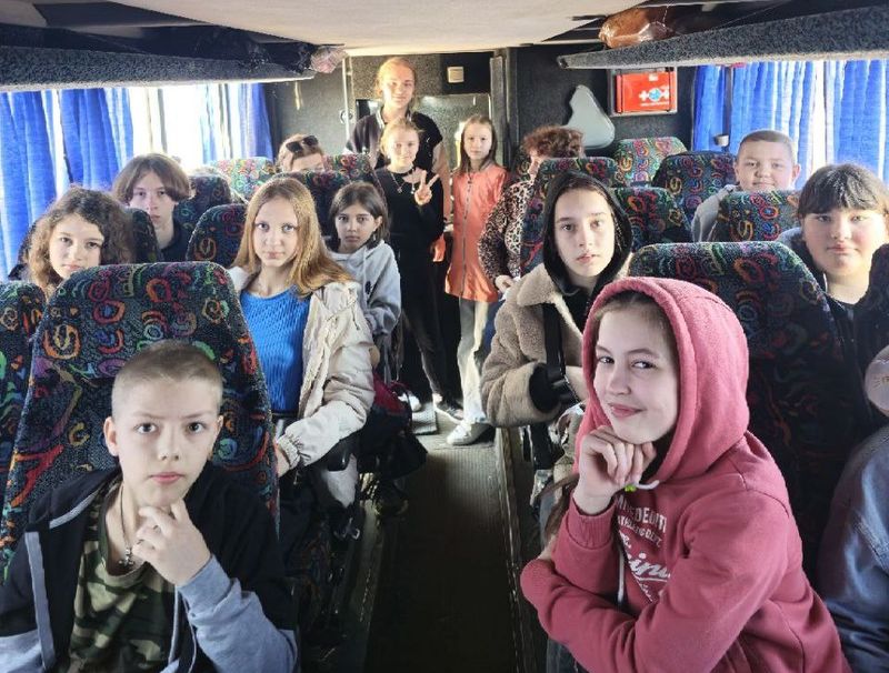 Очередная группа детей из Енакиево отправилась на отдых в Московскую область.