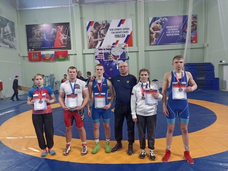 Спортсмены из г. Енакиево приняли участие во Всероссийских соревнованиях по спортивной борьбе.