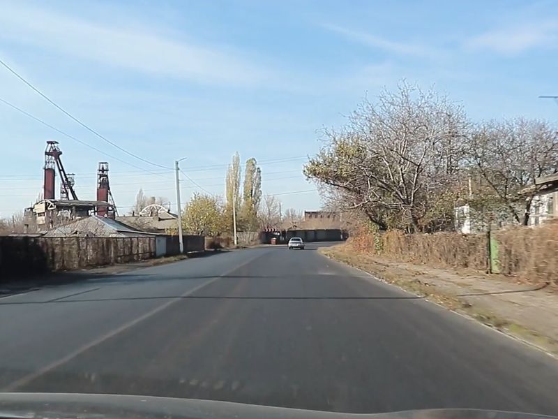 Министерство транспорта ДНР завершило капитальный ремонт дорожного покрытия на улице Магистральная в пгт Карло-Марксово.