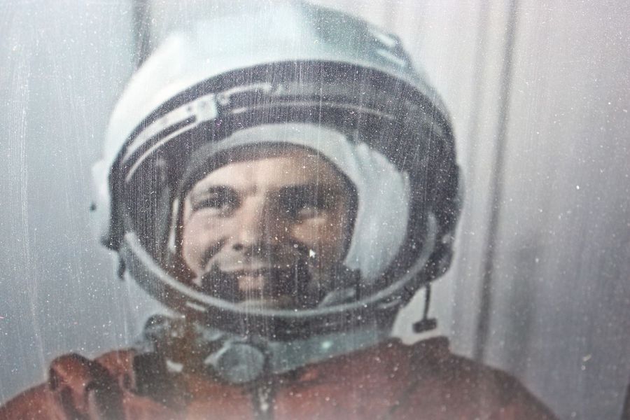 Прошел показ документального фильма о полете Юрия Гагарина в космос.