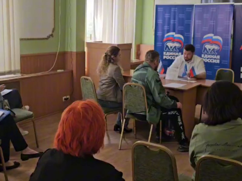 Глава муниципального образования городского округа Енакиево Роман Храменков провел личный прием граждан.