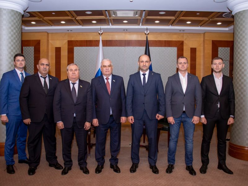 Подписано соглашение о межпарламентском сотрудничестве между Народным Советом ДНР и Народным Собранием Республики Ингушетия.