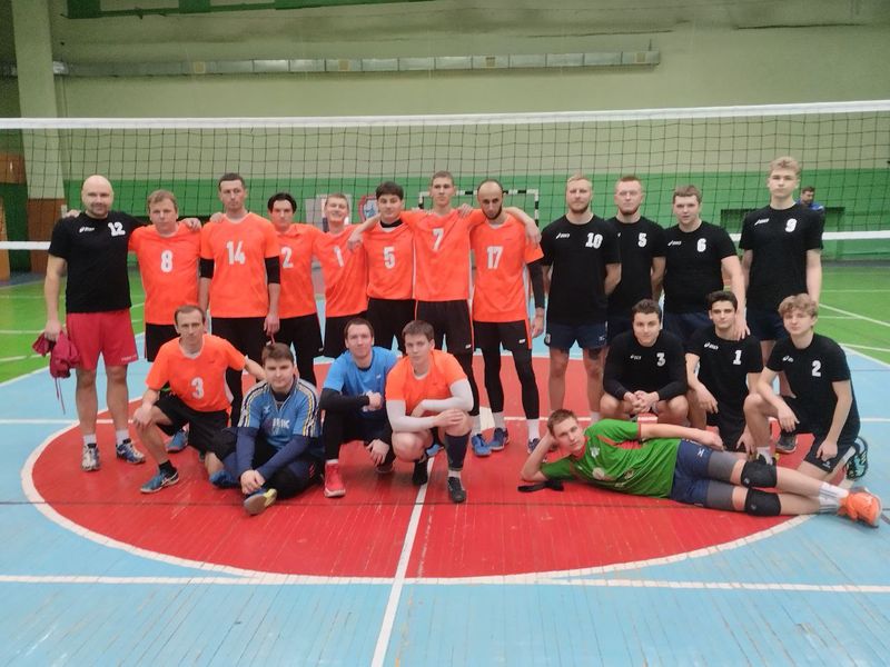 Мужская команда по волейболу города Енакиево «Спорт для всех» принимает участие в Кубке ДНР среди мужских команд.