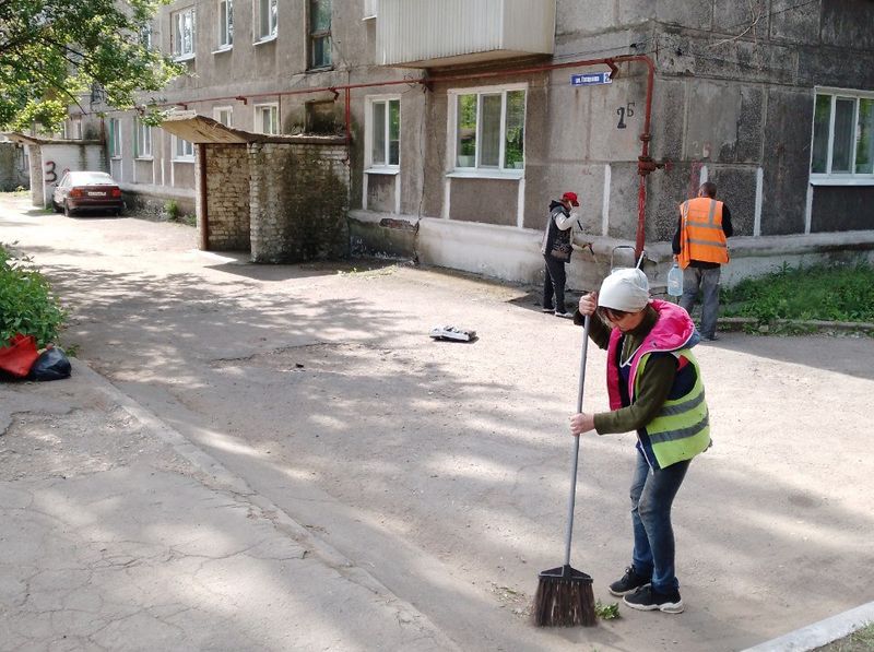 В городском округе Енакиево сотрудниками муниципальных унитарных предприятий  осуществлены работы по благоустройству.