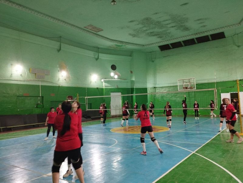 Женская команда по волейболу города Енакиево «Спорт для всех» принимает участие в Кубке ДНР среди женских команд.