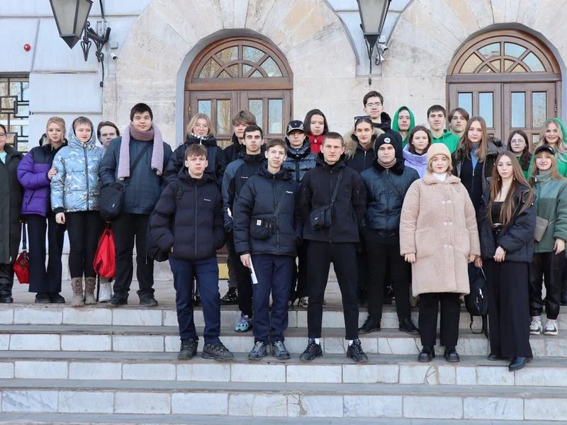 Обучающиеся Енакиево приняли участие в экскурсионно-профориентационном мероприятии для будущих абитуриентов в Алчевске.