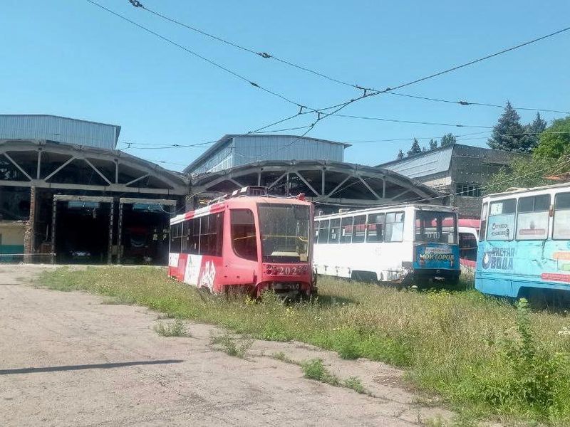 При участии ФАУ «РосКапСтрой» ведется ремонт трамвайно-троллейбусного депо в г. Енакиево (ДНР).