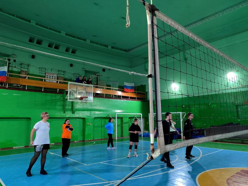 В рамках молодежной акции «Мы за здоровый образ жизни» прошла товарищеская игра в волейбол.