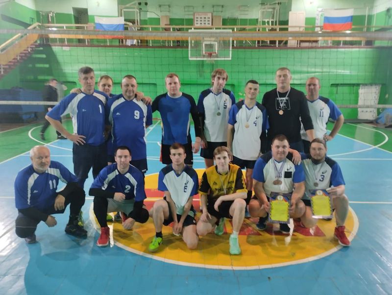 Состоялся открытый турнир по волейболу среди мужских команд.