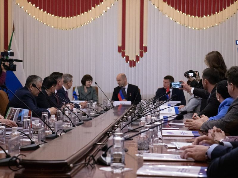 Народный Совет заключил Соглашения о сотрудничестве с парламентами Хабаровского края и Амурской области.