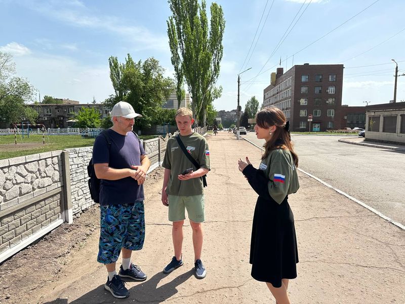 Волонтеры собрали предложения жителей по проекту реконструкции центральной площади перед ДК им. 40-летия Победы в Енакиево.