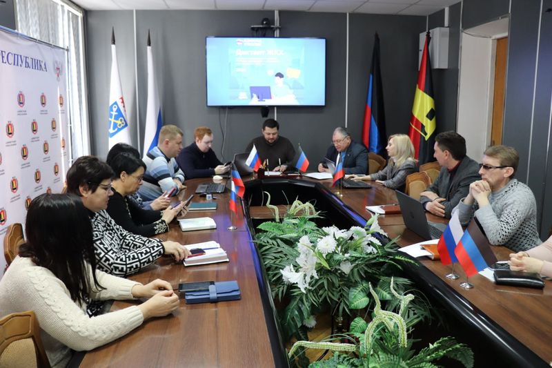 Город Енакиево присоединился к всероссийской акции «Диктант ЖКХ».