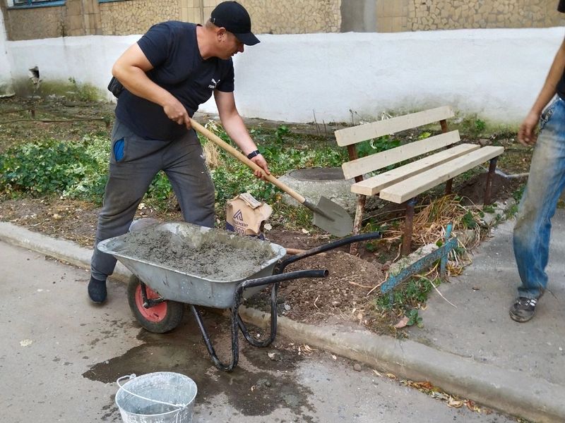МУП города Енакиево были выполнены мероприятия по приведению в надлежащее санитарное состояние территорий.