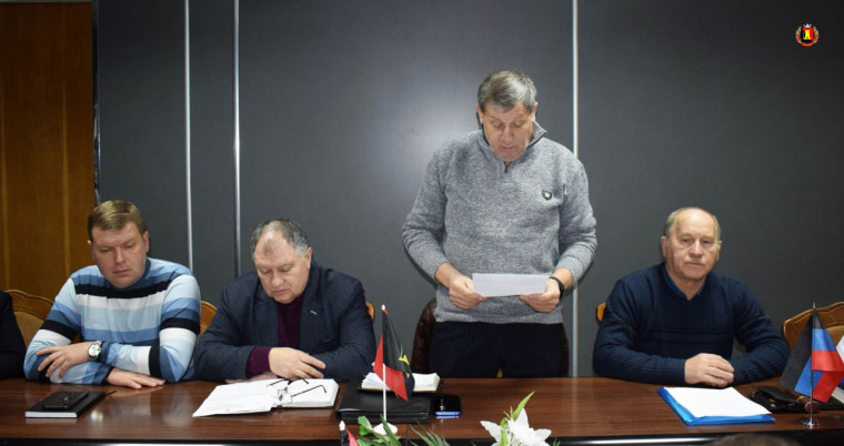 Глава администрации города Енакиево Храменков Р.А. провел еженедельное аппаратное совещание.