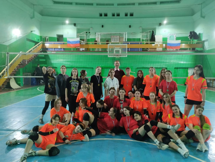 Спортсмены из Енакиево приняли участие в турнирах по волейболу.