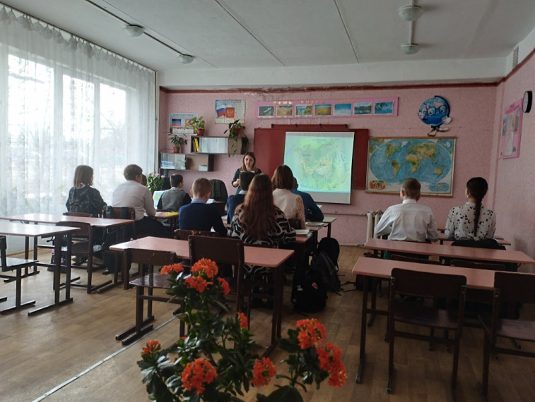 В Енакиево выбирают лучшего учителя 2023 года.