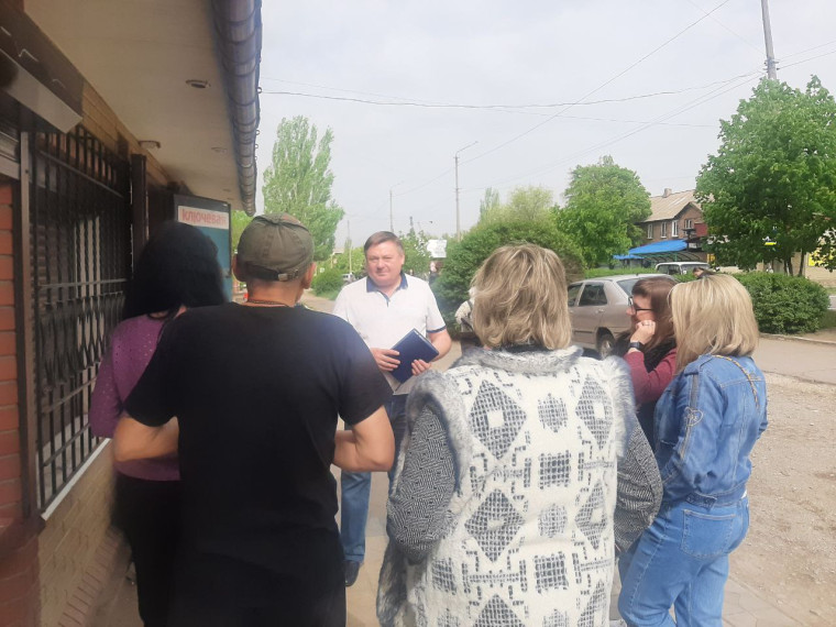 Заместитель главы администрации муниципального образования городского округа Енакиево ДНР Витрук И.В. провел выездные встречи с населением и выездной прием.