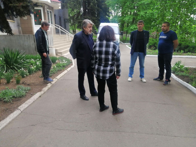 Глава администрации города Енакиево Сильванский Ю.Г. провел выездной прием работников и встречи с населением.