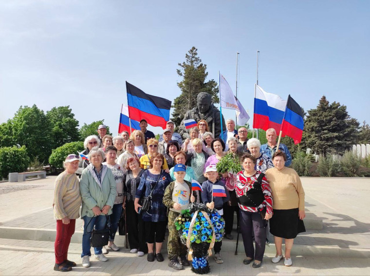 Совет ветеранов города Енакиево посетил Саур-Могилу.