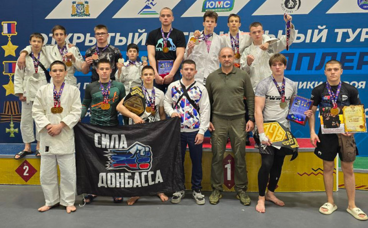 Артем Жога посетил открытие турнира «Сибирские грэпплеры» в Ханты-Мансийске.