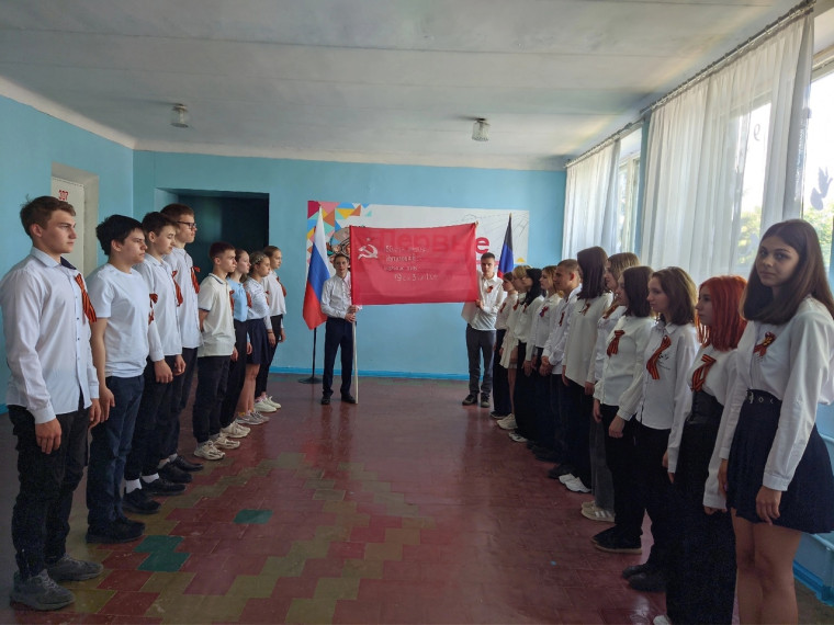 В образовательных учреждениях Енакиево прошли праздничные мероприятия, посвященные 79-ой годовщине Победы в Великой Отечественной войне.
