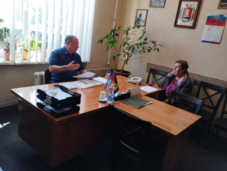 Заместитель главы администрации муниципального образования городского округа Енакиево ДНР Божик С.А. провел личный прием граждан.