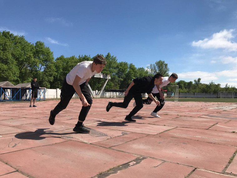 Прошли соревнования среди образовательных учреждений СПО города Енакиево по лёгкой атлетике.